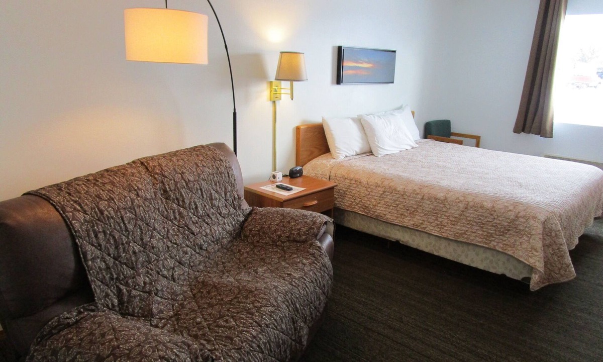Platte Hotel | Dakota Country Inn & Suites