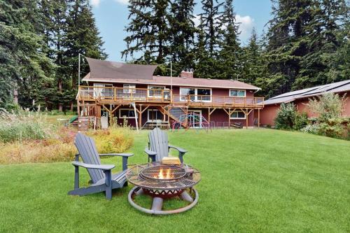 Clinton House | Deer Lake Escape