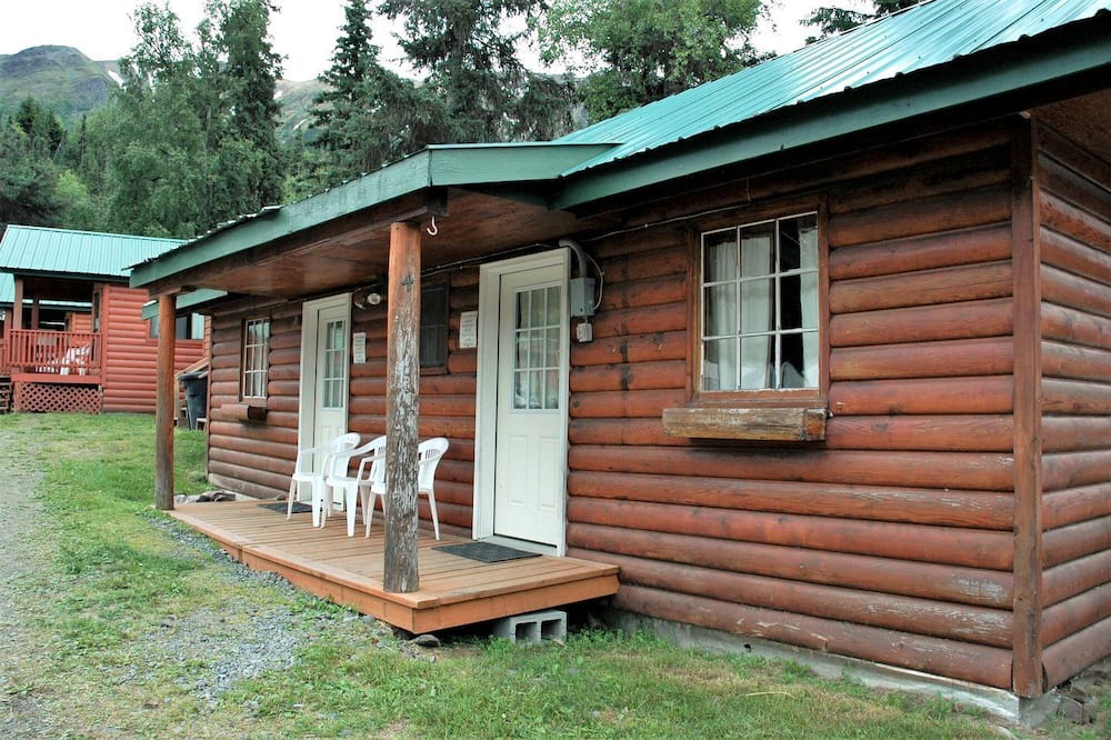Cooper Landing Cabin | Delightful Log Cabin for a Serene Getaway Along the Kenai River, Alaska
