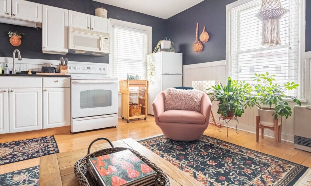 Winooski Apartment | Deluxe Cute Apt | 1min Walk Restaurants + Shops