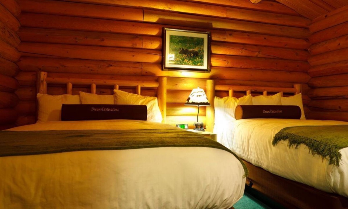 Moran Hotel | Discover a Gem! Three Great Cottages, Close to Attractions
