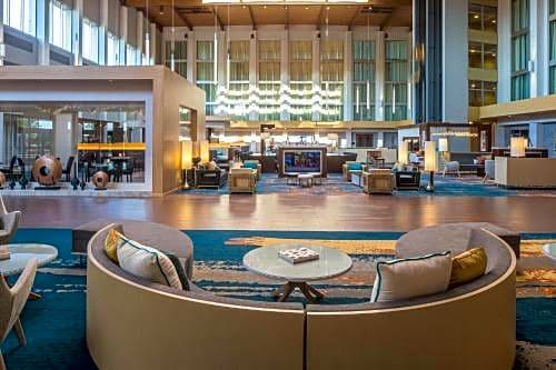 Mars Hotel | DoubleTree by Hilton Pittsburgh Cranberry