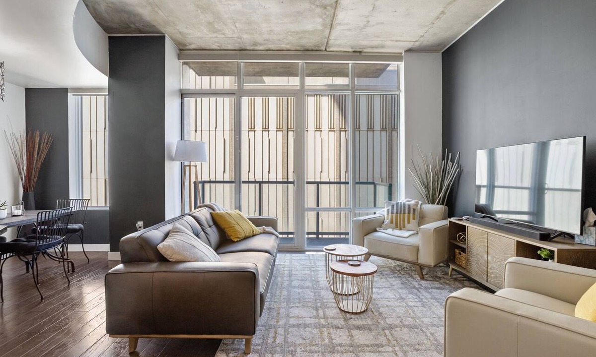 Downtown Denver Condo | Downtown Denver High-Rise with Pool: SPIRE 1204