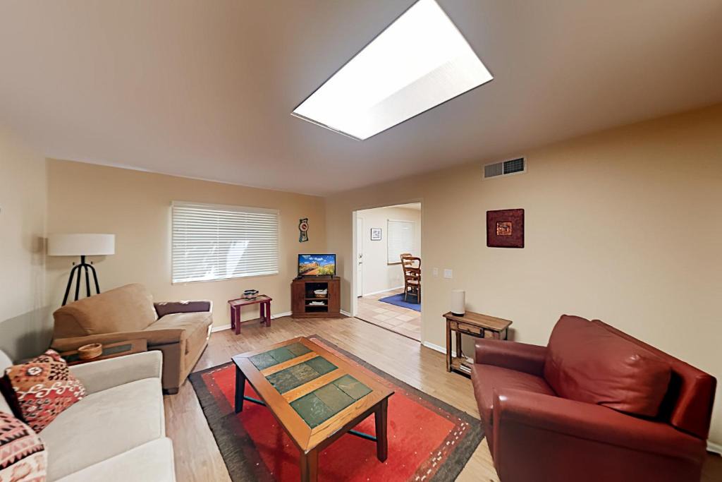 Northeast Santa Fe Apartment | El Matador Unit 18