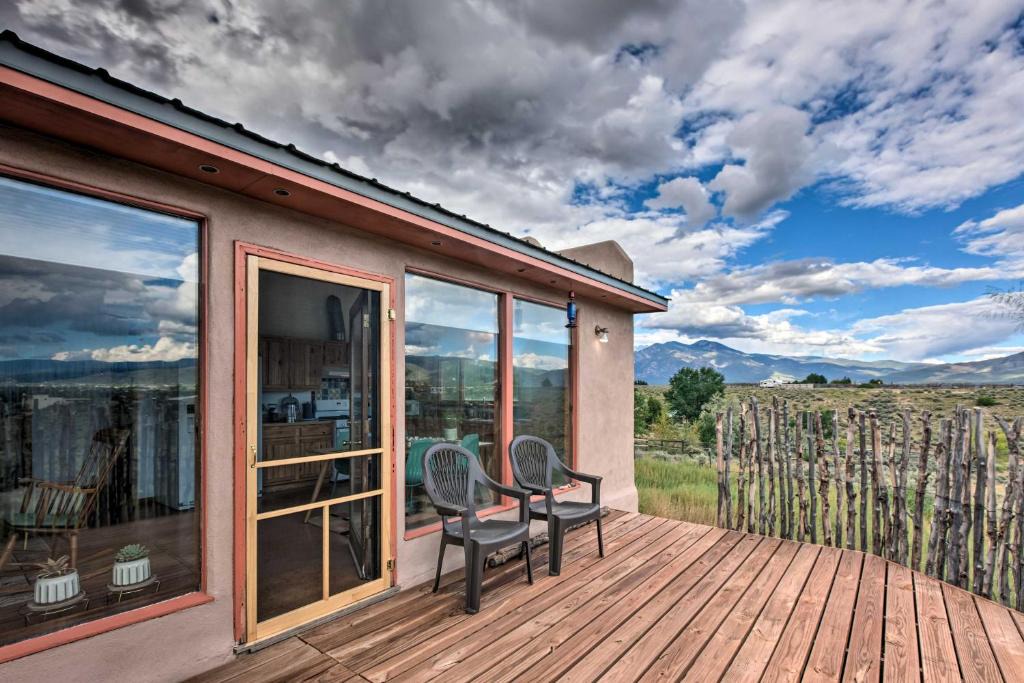 Taos House | El Prado Duplex with Deck and Grill - 4 Mi to Town!