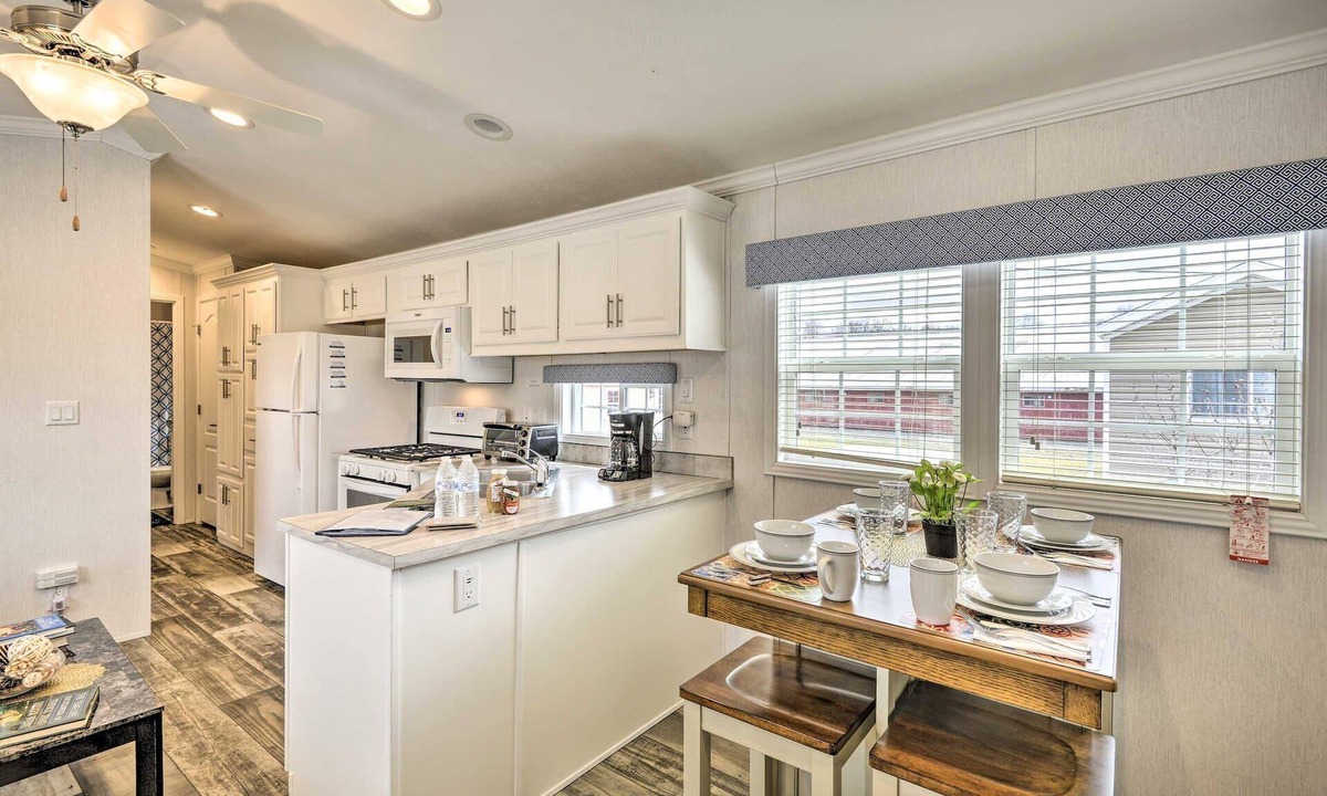 Pleasant Mount Villa | Elevated Living Steps from Moonlit Sophistication
