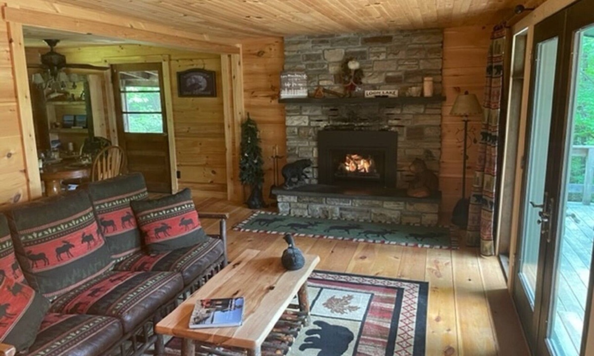 Vermontville House | Enjoy the peace and tranquility of Loon Lake and Bass Pond