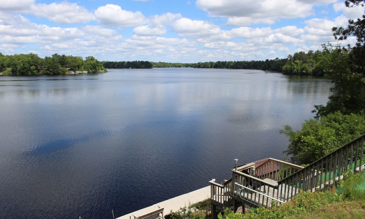 Lake Wissota House | Escape to Lake Life