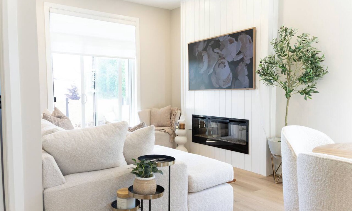 Mount Forest Apartment | Executive Luxury Condo | Corporate Stay | Sleeps 4