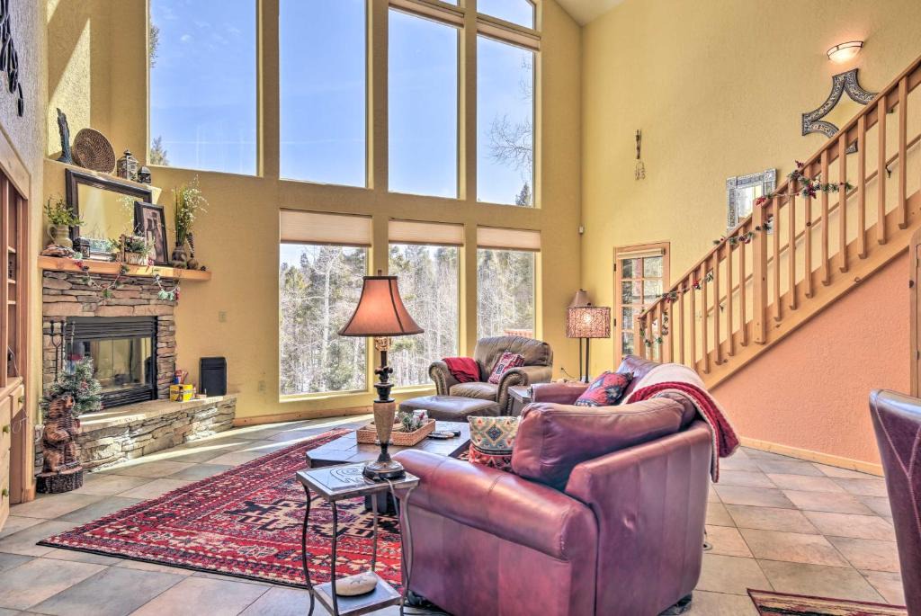 Angel Fire House | Expansive Angel Fire Retreat 1 Mi to Fishing!