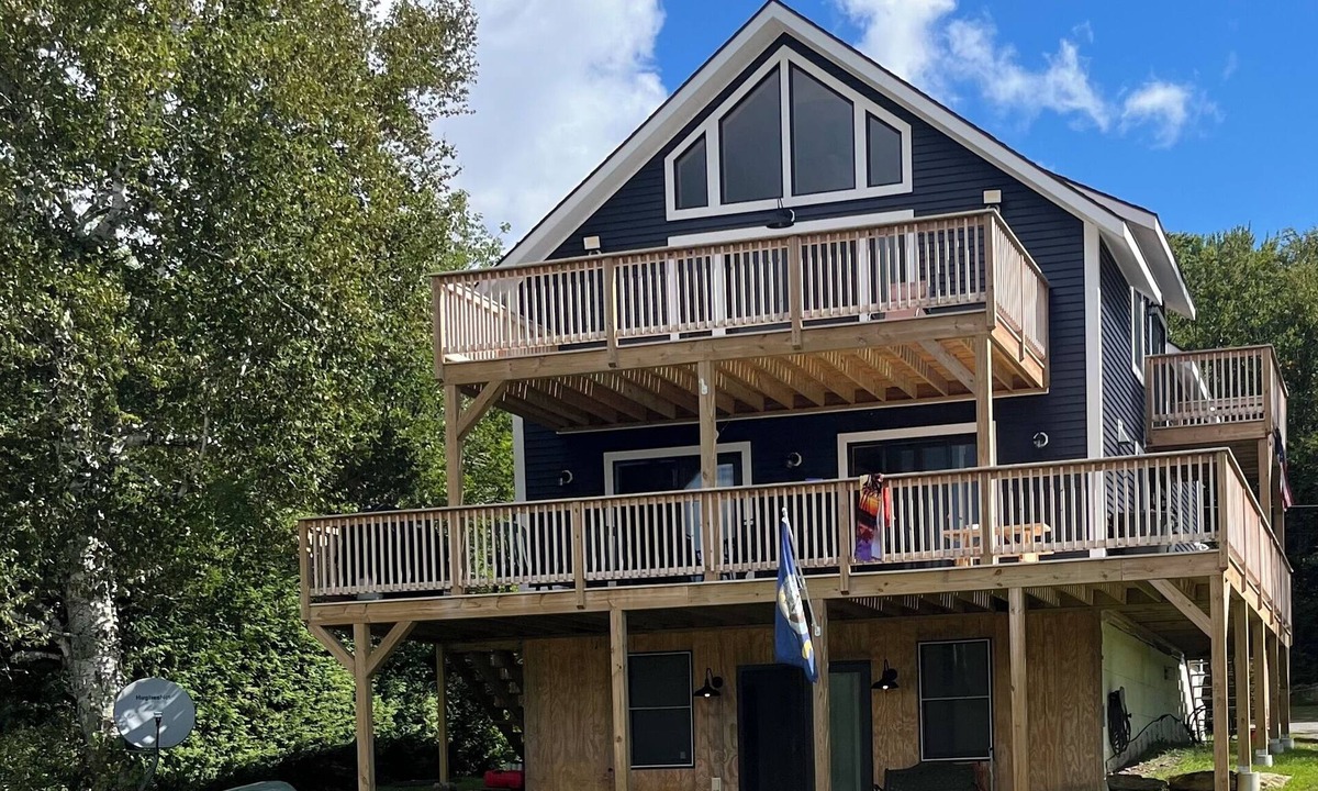 Lunenburg House | Experience Lakeside Living with a Perfect Blend of Rustic Charm & Modern Luxury
