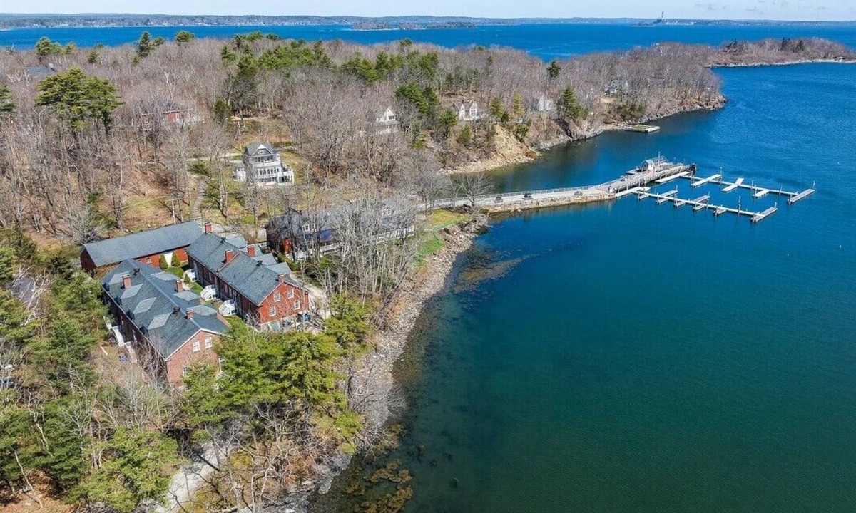Portland Condo | Experience modern comfort, historic surroundings, and resort amenities on GDI
