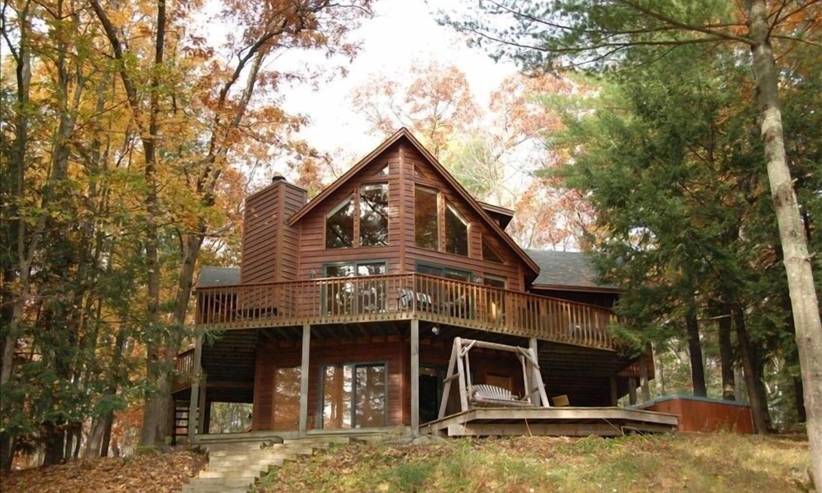 Spooner Cabin | Fabulous 4 BR Lakefront Cabin w/Hot Tub Spooner Wsconsin Area Lake