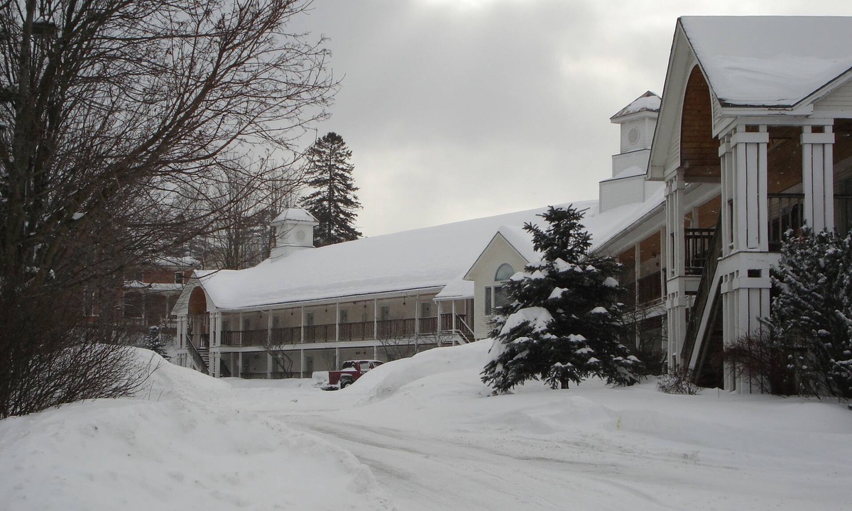 St. Johnsbury Center Hotel | Fairbanks Inn