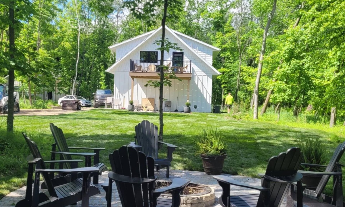 Brainerd House | Family-Friendly cozy guesthouse on North Long Lake.