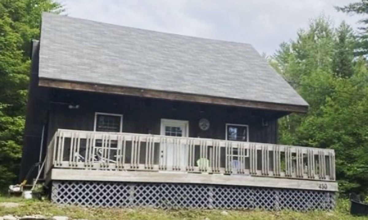 Londonderry House | Family/Pet Friendly Cabin w/Modern Upgrades: Minutes to Mountains, Farms, Lake