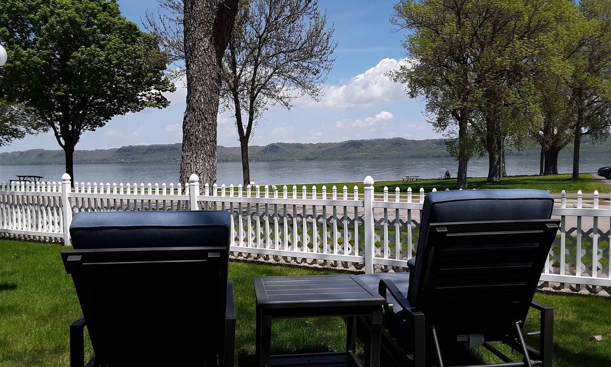 Lake City House | Fantastic Large Home Right On Beautiful Lake Pepin!