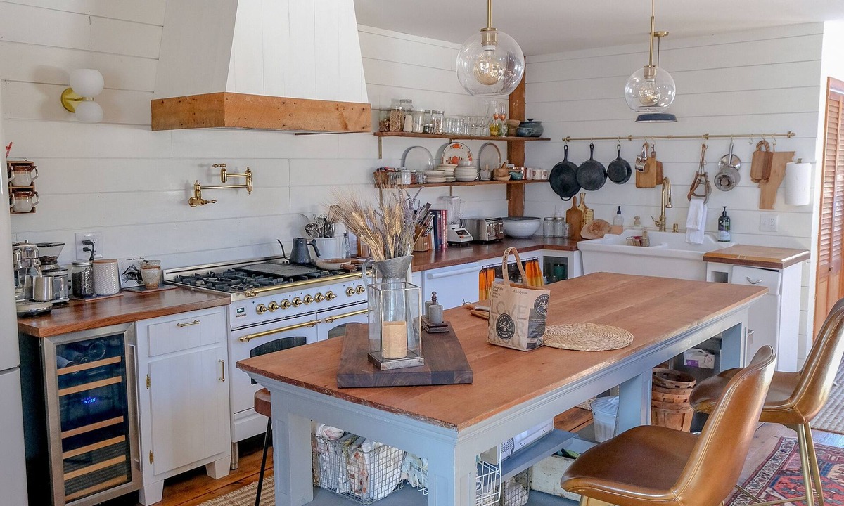 Westford House | Finnegan's Barn - Retro Rustic Mansfield/Smuggs