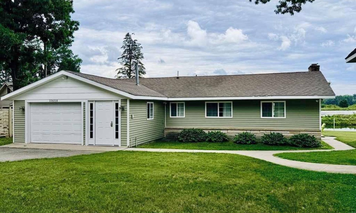 Lewiston House | Firefly Cottage