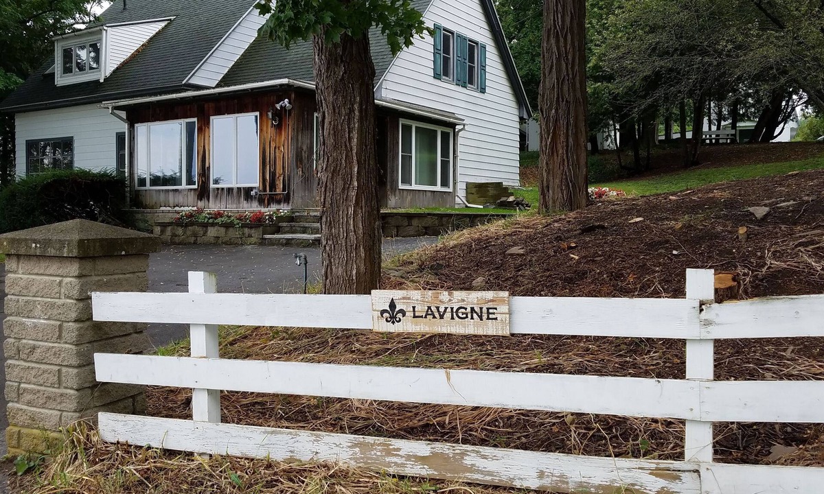 Plattsburgh House | Four Bedroom 2.5 Bath House on Lake Champlain