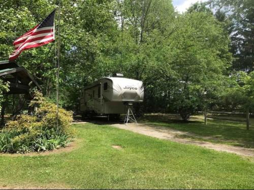 Wellsboro Hotel | Full Hook up 30 Amp Site W Up to 26Ft