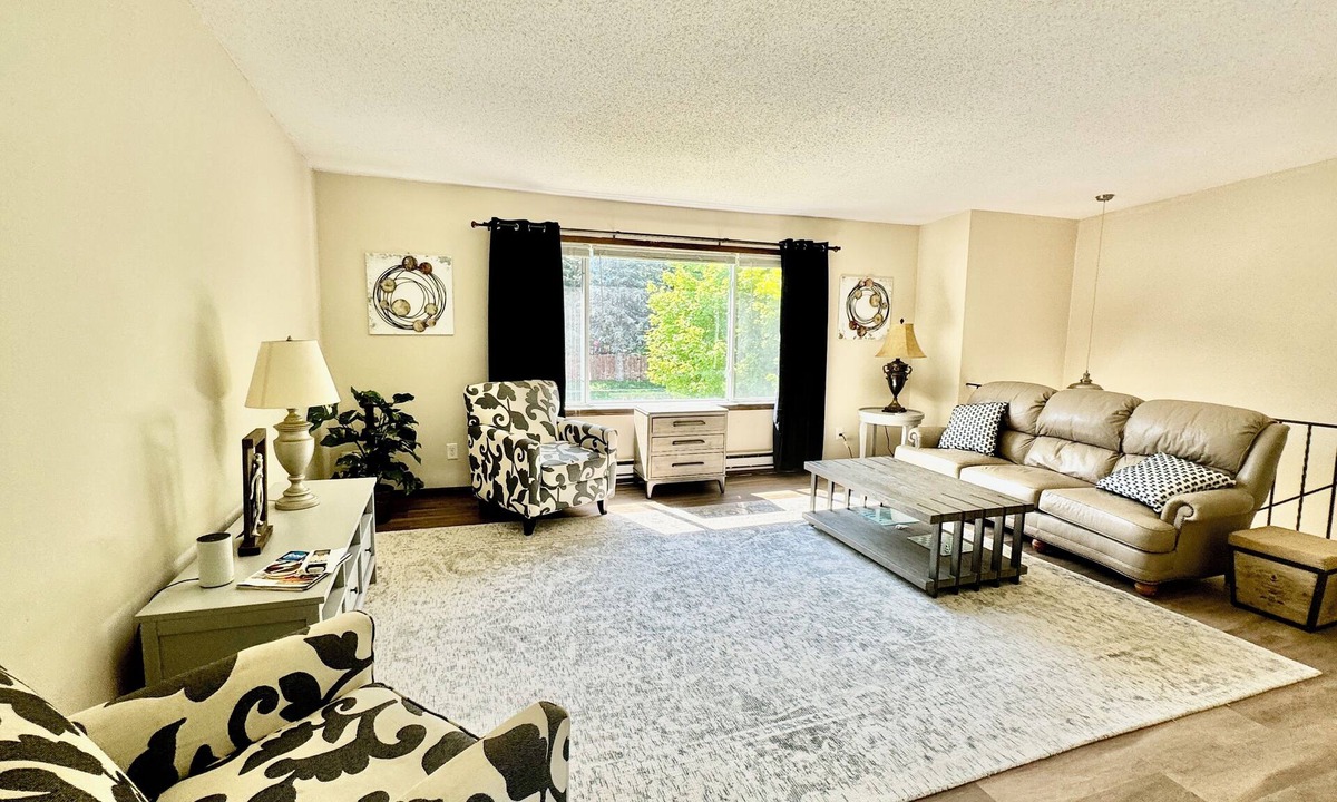 Minneapolis - St. Paul House | Furnished Prior Lake Duplex. Near Downtown, Mystic Lake Casino and the LAKE!