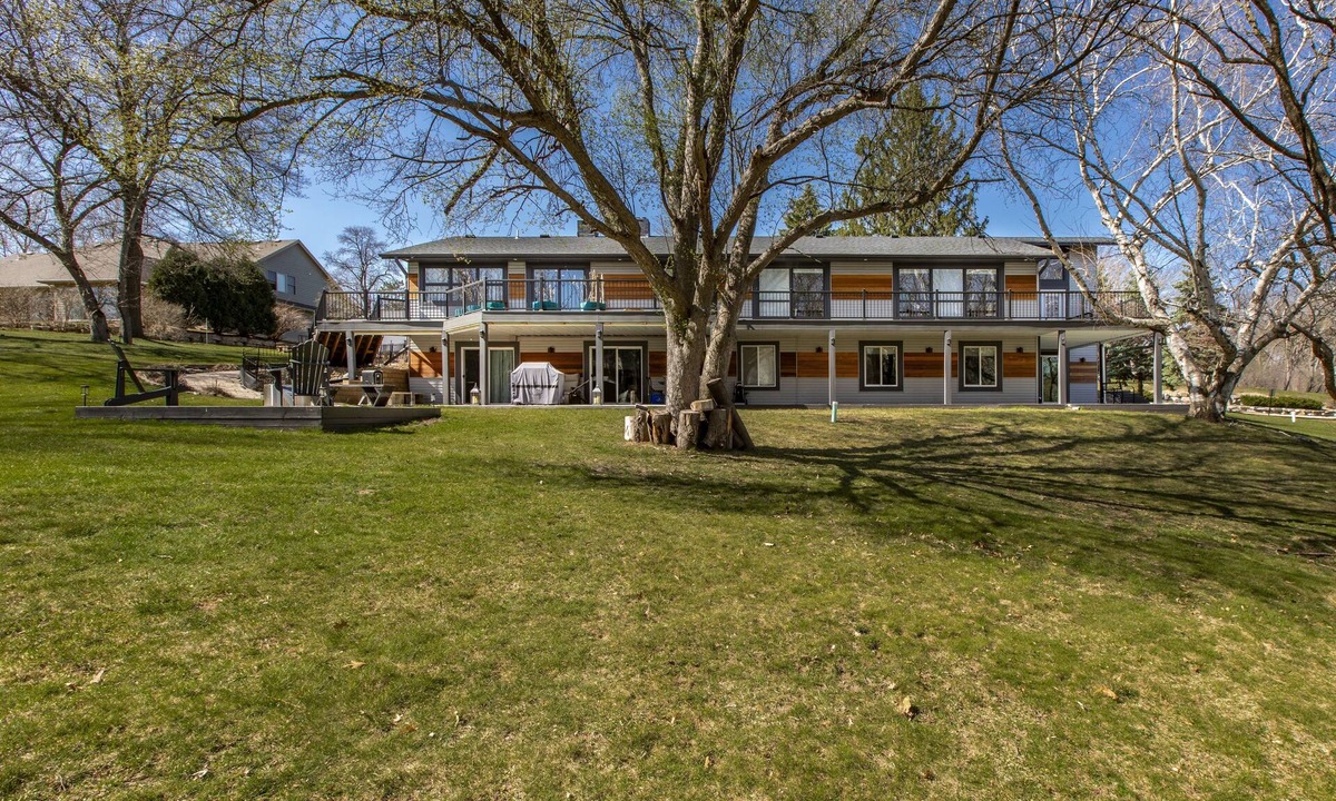 Rochester House | Gates Dr-Stylish and spacious house Near Mayo in Rochester best Neighborhood