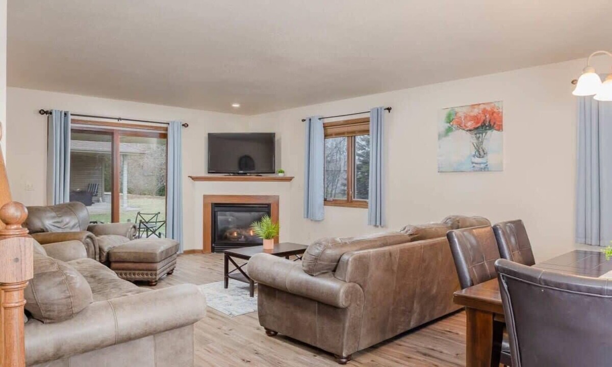 Neenah House | Gateway Getaway - Minutes from Airport and Mall