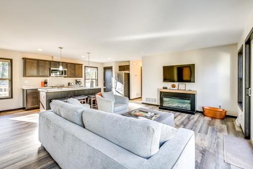 Friendship House | Golf, Hike & Boat: Home w/Fire Pit in Friendship