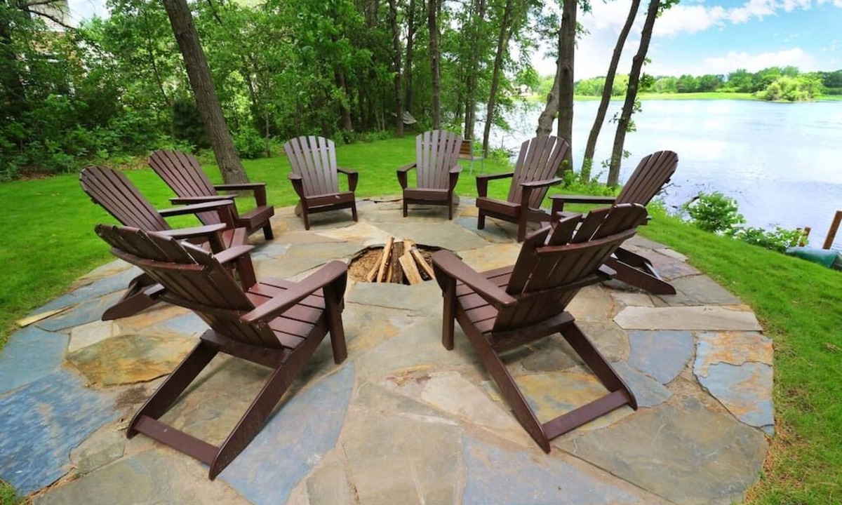 Inver Grove Heights House | Gorgeous Lake Home with Hot Tub - by MOA and MSP