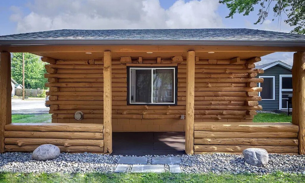 Buffalo City Cabin | Great River Road Cabin on the Mississippi Backwaters Buck Cabin