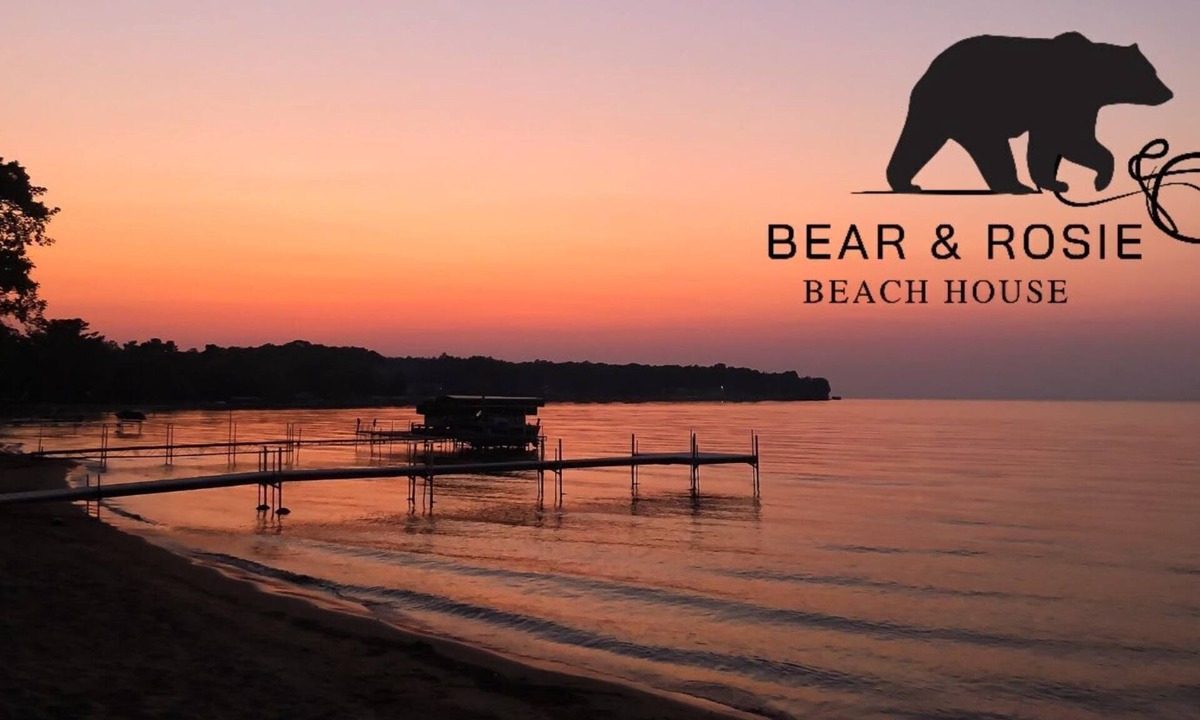 Onamia House | Great Swimming Beach, Amazing 3 Season Porch, Water Toys, Very Nice Home