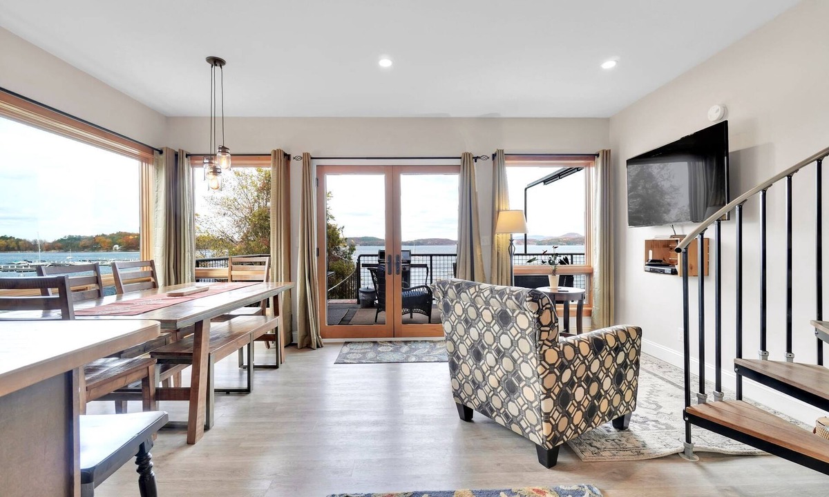 Malletts Bay House | Green Mountain Vermont