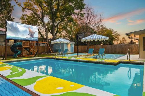 Largo House | Heated Pool Playground Mini Golf Sports Court