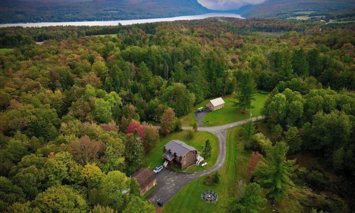 Barton House | HGTV Cabin Lake Willoughby/Burke/Jaypeak EV Chrgr