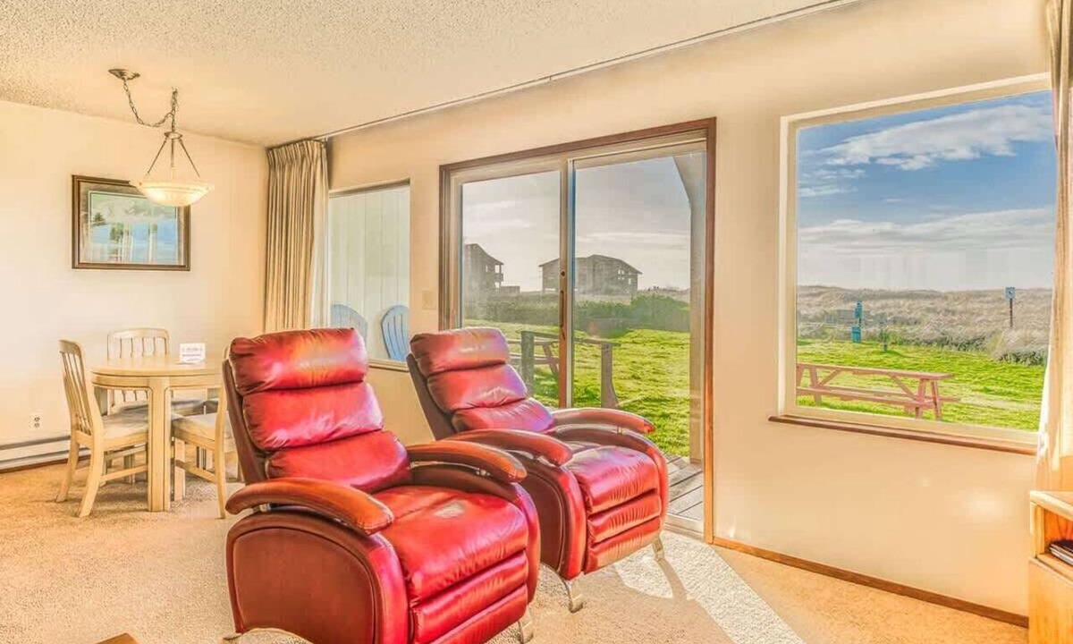 Moclips Condo | Hi-Tide Resort, Fireplace, Dogs OK, Unit 6