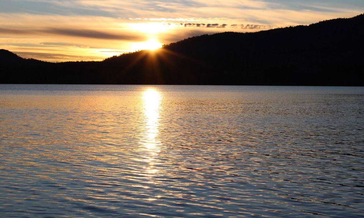Schroon Lake Cabin | Highly recommended lake side cabin. Welcome to Majestic Pines on Schroon Lake.