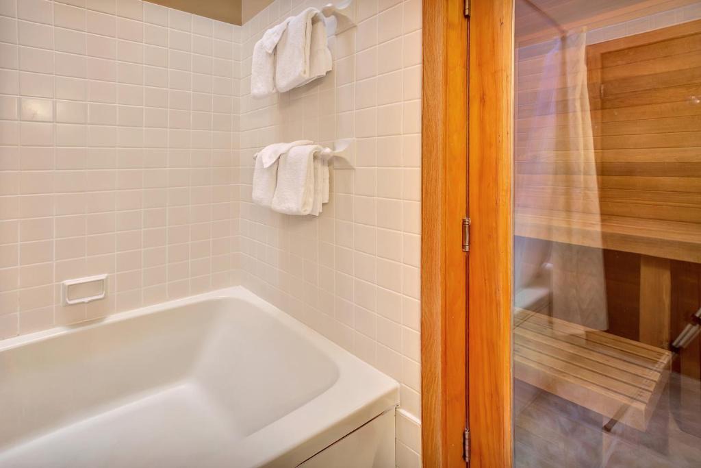 Central Vermont- Killington House | Highridge Condominium Unit B14