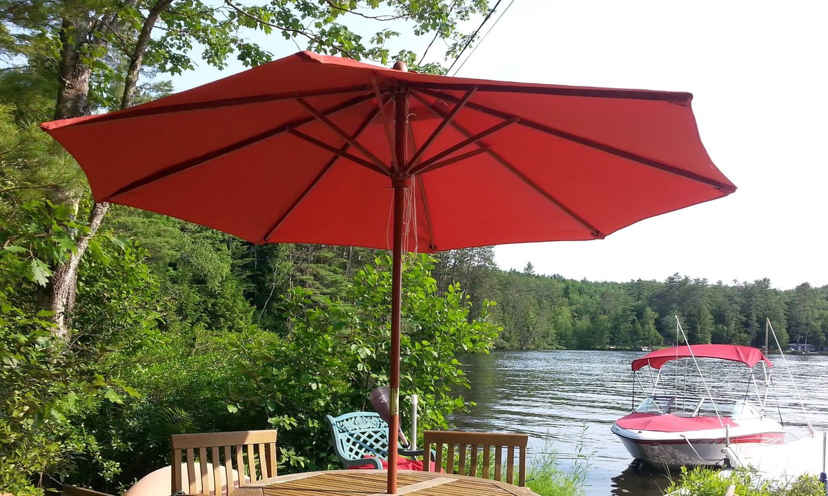 Littleton House | Hilltop Cottage on Partridge Lake. A family-friendly community in Littleton, NH.