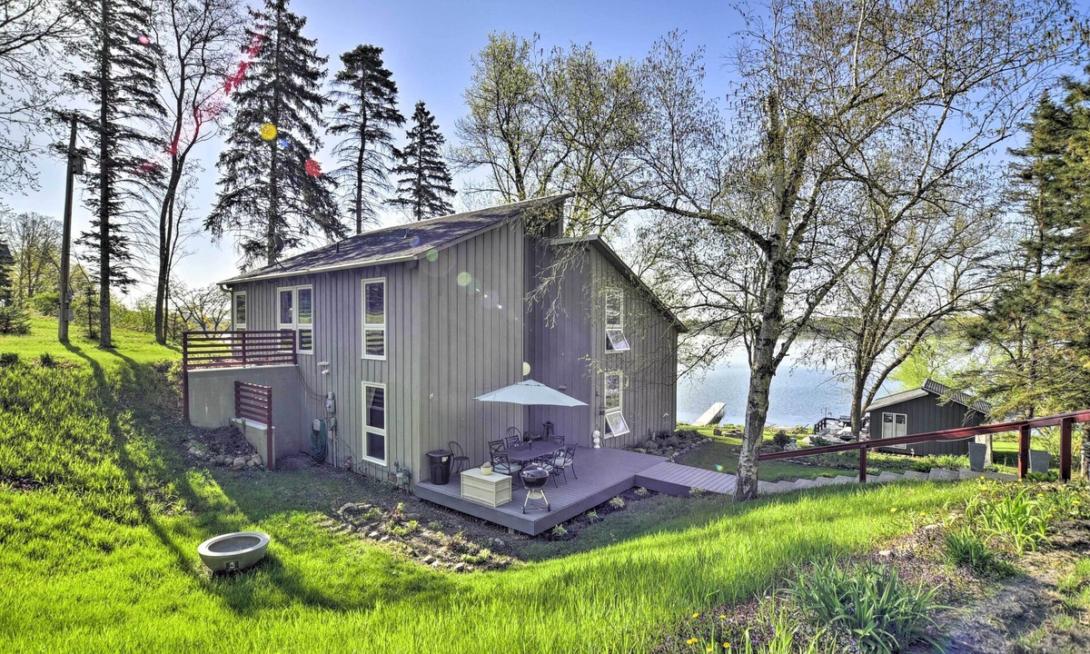 Princeton House | Hilltop Green Lake Home: Dock, Kayaks, Views!