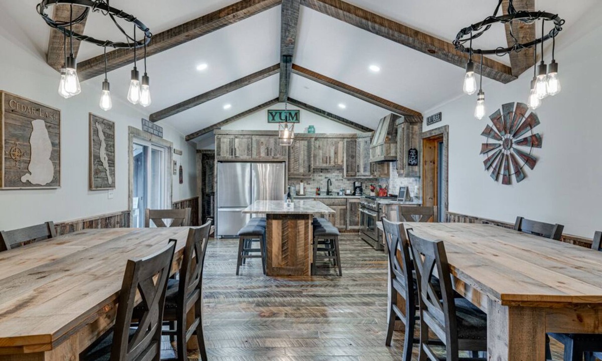 Luck Cabin | Historic Calderwood Lodge - Bone Lake - Luck, WI