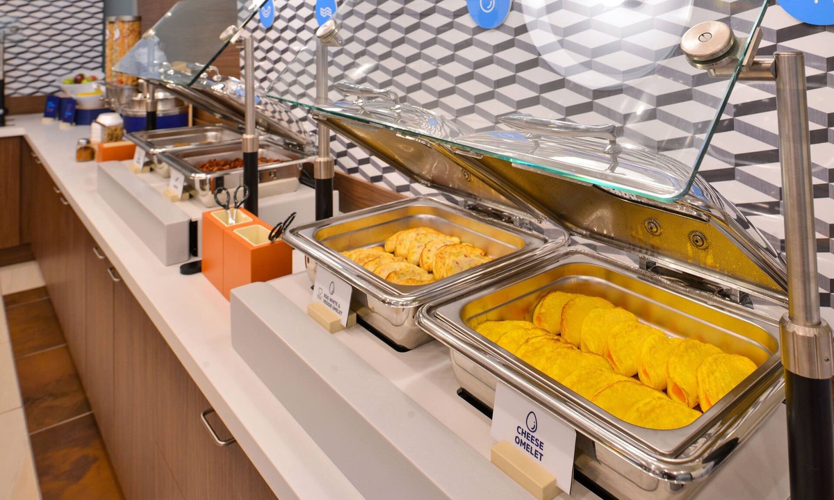 Minnetonka Hotel | Holiday Inn Express Hotel & Suites Minneapolis-Minnetonka by IHG