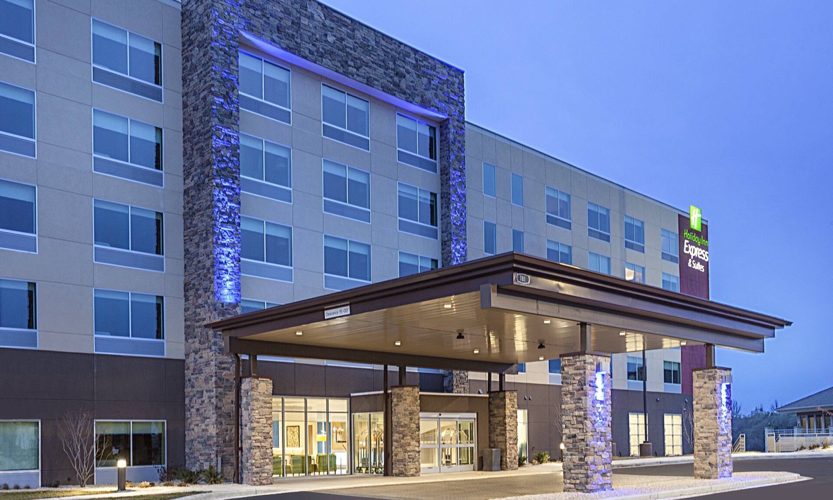 Hudson Hotel | Holiday Inn Express & Suites Hudson I-94 by IHG