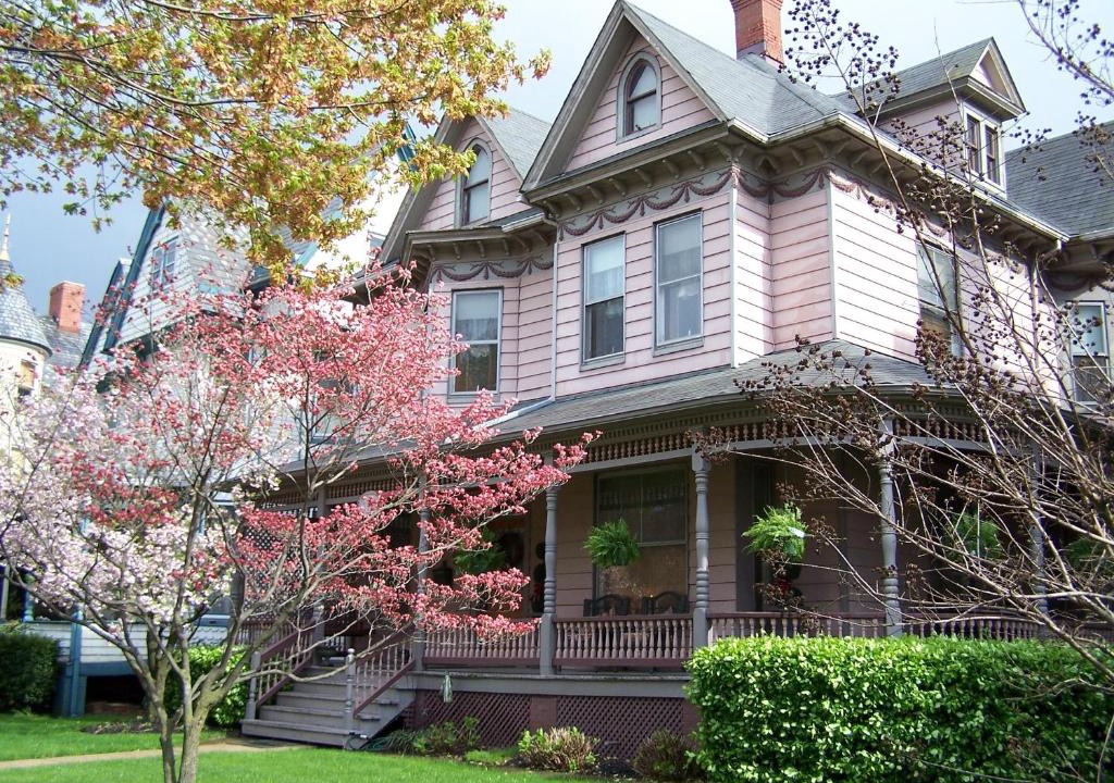 Frederick Bed & Breakfast | Hollerstown Hill Bed and Breakfast