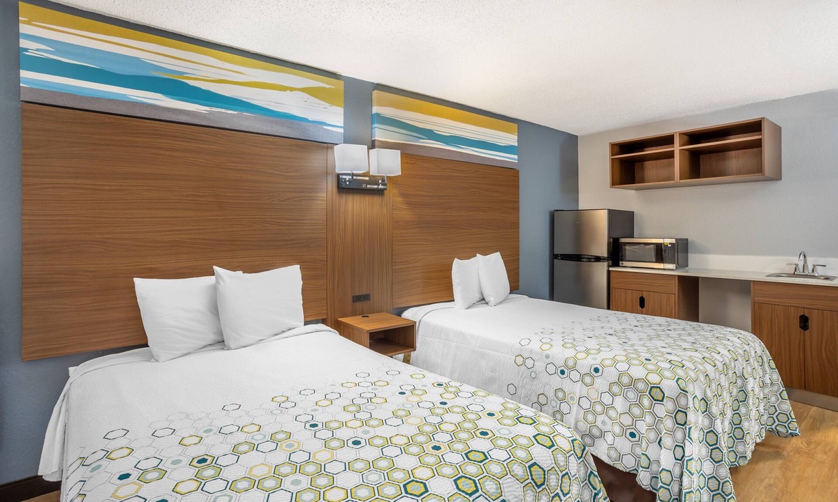 Witmer Hotel | HomeTowne Studios by Red Roof Lancaster
