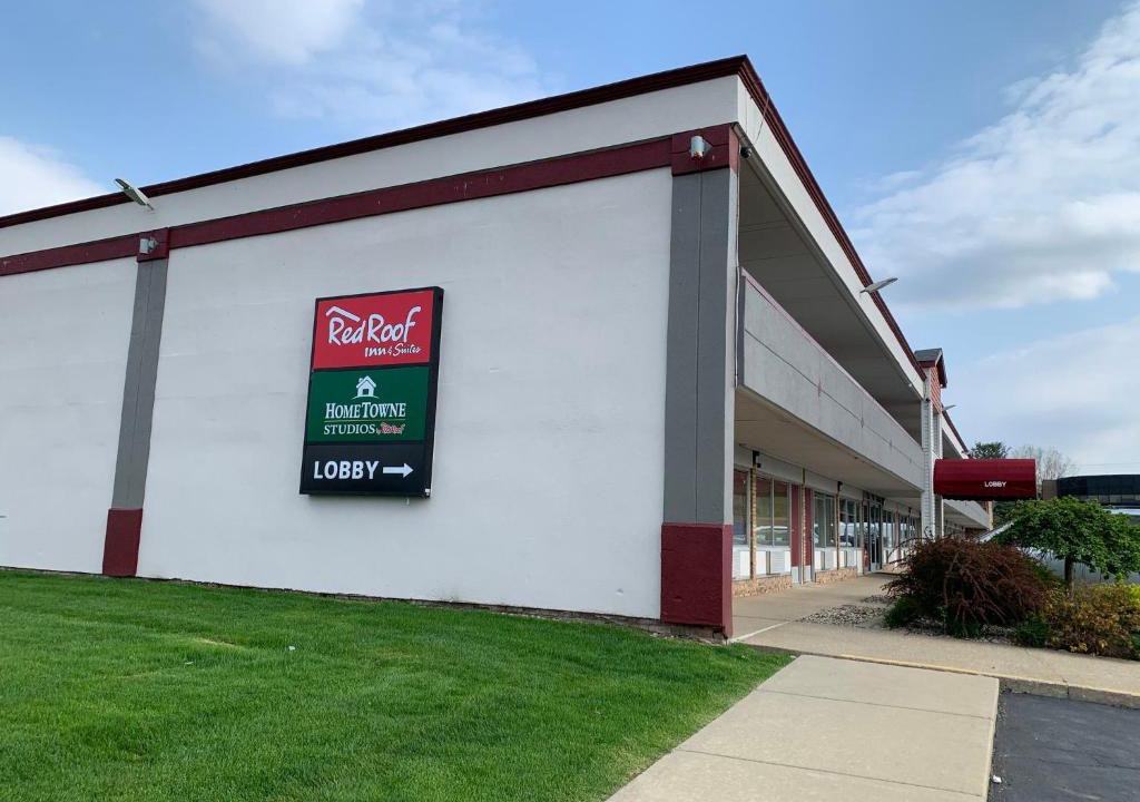 Battle Creek Hotel | HomeTowne Studios by Red Roof Battle Creek