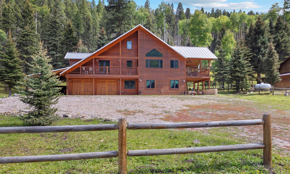 Taos Ski Valley House | "Honey Branch Hideaway" Upper Valley 3 Level-Mountain Views-Pet Friendly!