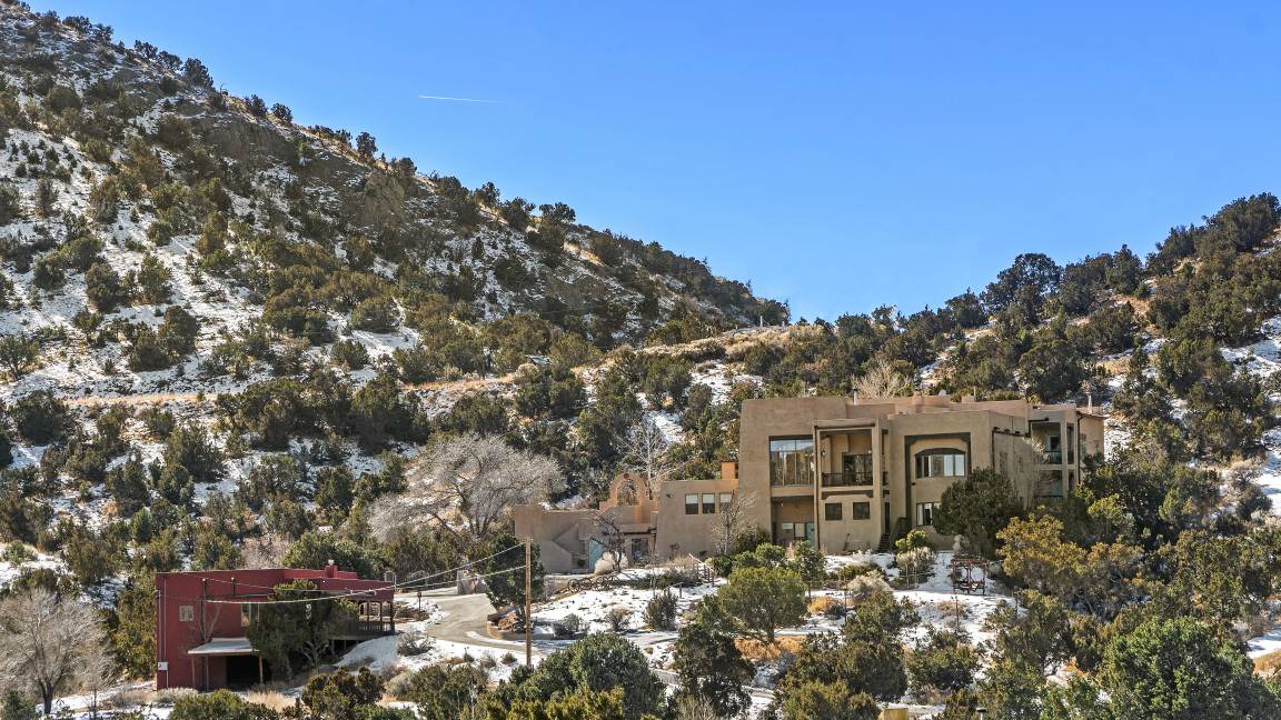 Canoncito House | House ∙ 7 bedrooms ∙ 22 guests