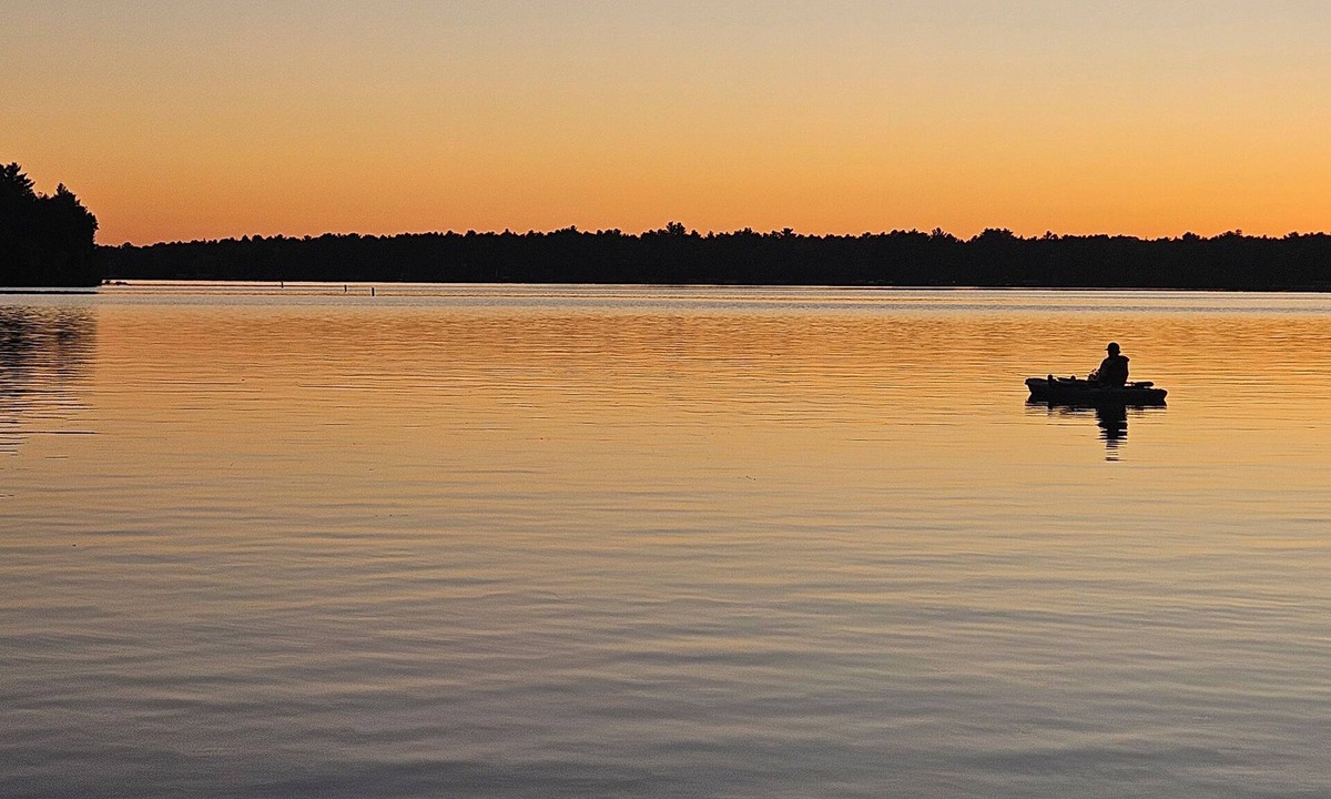 Neillsville House | House ON Lake Arbutus with private dock and game room with pool/ping pong table