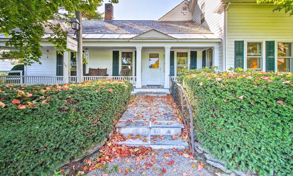 Florence House | Idyllic Pittsford Farmhouse~20Mi to Killington Ski